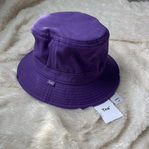 Aritzia Tna banded bucket hat
